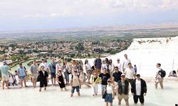 Dünyaca ünlü Kızıl Ordu Korosu, Pamukkale’ye hayran kaldı
