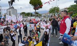 Edremit’te 1 Mayıs Emek ve Dayanışma Günü kutlandı