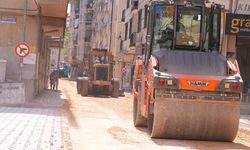 Elazığ Belediyesi Yeni Mahalle’de asfaltlama çalışmalarını sürdürüyor