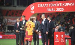 Finalin oyuncusu Victor Osimhen seçildi
