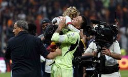 Galatasaray şampiyonluğu taraftarı önünde kutladı