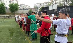 Geleneksel Türk okçuluğunda gençler Kütahya’da buluştu
