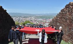 Gençlerden ecdada vefa