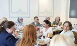 İzmir’de anlamlı Anneler Günü kutlaması