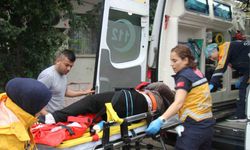 Kamyonet ile çarpışan motosikletin sürücüsü yaralandı