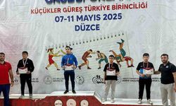 Kartepeli güreşçi Türkiye şampiyonu oldu