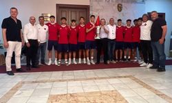 Kaymakam Keklik, şampiyonlarla bir aray geldi