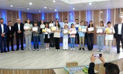 Kütahya’da gençler kitap okudu