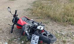 Manavgat’ta motosiklet devrildi: 1 yaralı