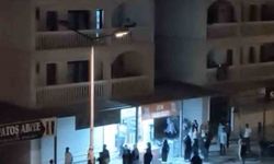 Mardin’de arbedede market önündeki dolabın devrildiği anlar kamerada