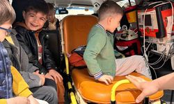 Minikler, ambulanslar ve tıbbi cihazları keşfetti