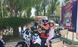 (ÖZEL) Kanserden iyileşen çocuklar motosikletle gezdirildi, hayır panayırı ve tiyatro etkinliklerine katıldı