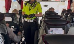 Polis vatandaşlara güvenli yolculuğu anlattı