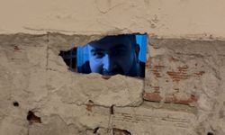 Şaka gibi olay komedyenin başına geldi: Duvarı kırıldı tamirci göründü