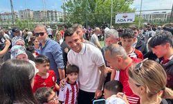 Samsunsporlu oyunculardan miniklere motivasyon ziyareti