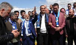 Taraftarlardan coşkulu uğurlama