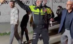 Trafik polisi halay çekti, renkli görüntüler çıktı