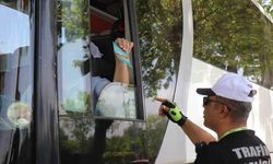 Trafik polisleri bu kez bilinçlendirmek için durdurdu
