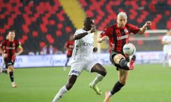 Trendyol Süper Lig: Gaziantep FK: 2 - Kasımpaşa: 0 (İlk yarı)