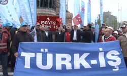 TÜRK-İŞ, Taksim’e çelenk bıraktı