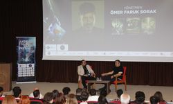 Yönetmen Ömer Faruk Sorak, Akdeniz Üniversitesi’nde öğrencilerle buluştu