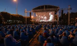 İzmir'de açık havada sinema keyfi başladı