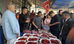 10 dakikada 2 buçuk kilo kiraz yedi, altını kazandı