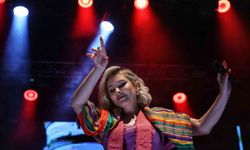 4. Uluslararası Antalya Yörük Türkmen Festivali’nde Funda Arar coşkusu