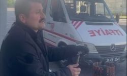 Ağlara takılan kuşu itfaiye kurtardı