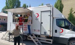 Ağrı’da Kızılay gönüllülerinden YKS’de öğrenci ve velilere ikram