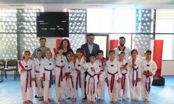 Aliağa Belediyesi Taekwondo Kursu’nun sporcuları kuşak atladı