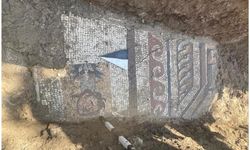 Altyapı çalışmalarında Roma döneminden kalma mozaik bulundu