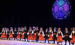 Anadolu Üniversitesinden Çocuk Halk Dansları Topluluğu gösterisi