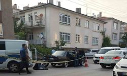 Ankara’da sokak ortasında uyuşturucu krizine girdiği öngörülen 2 kişi hayatını kaybetti