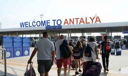 Antalya Havalimanı bayramda rekor kırdı