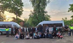 Aracı bırakıp kaçtı, 35 düzensiz göçmen yakalandı