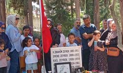 Babalar Günü’nde Ferdi Zeyrek’in mezarı ziyaretçi akınına uğradı
