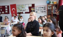 Başkan Doğan miniklerin karne gününde yalnız bırakmadı