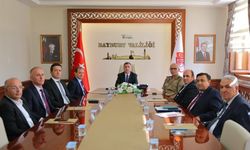Bayburt’ta sahipsiz hayvanların korunmasına yönelik çalışmalar toplantıda değerlendirildi