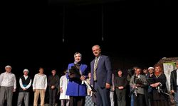 ’Bir Gönül Yolculuğu Yunus Emre’ oyunu izleyicilerden tam not aldı