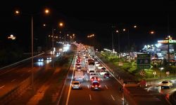 Bolu geçişinde trafik durma noktasına geldi