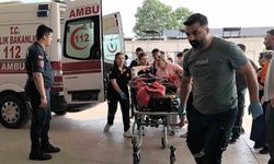 Bursa’da otomobile çarpan motosikletliler ağır yaralandı
