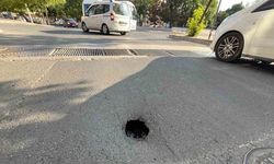 Çorlu’da çukura düşen araç hasar gördü