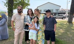 Demet Akalın’dan minik hayranına jest