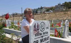 Deprem mezarlığında hüzünlü arefe