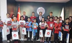 Depremin yaralarının sarıldığı Hatay’da 16 öğrenci bursluluk sınavından 500 tam almayı başardı
