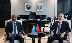 Dışişleri Bakanı Fidan, Somali Limanlar ve Deniz Ulaştırma Bakanı Nur ile görüştü