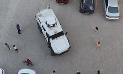Diyarbakır’da çocuklar polis aracının etrafını sardı, meslek tanıtımı ve araca bindirilmeleriyle merakları giderildi
