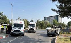 Edirne’de iki otomobil çarpıştı, biri takla attı: 2 sürücü yaralandı