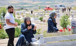 Elazığ mezarlıklarında yoğunluk